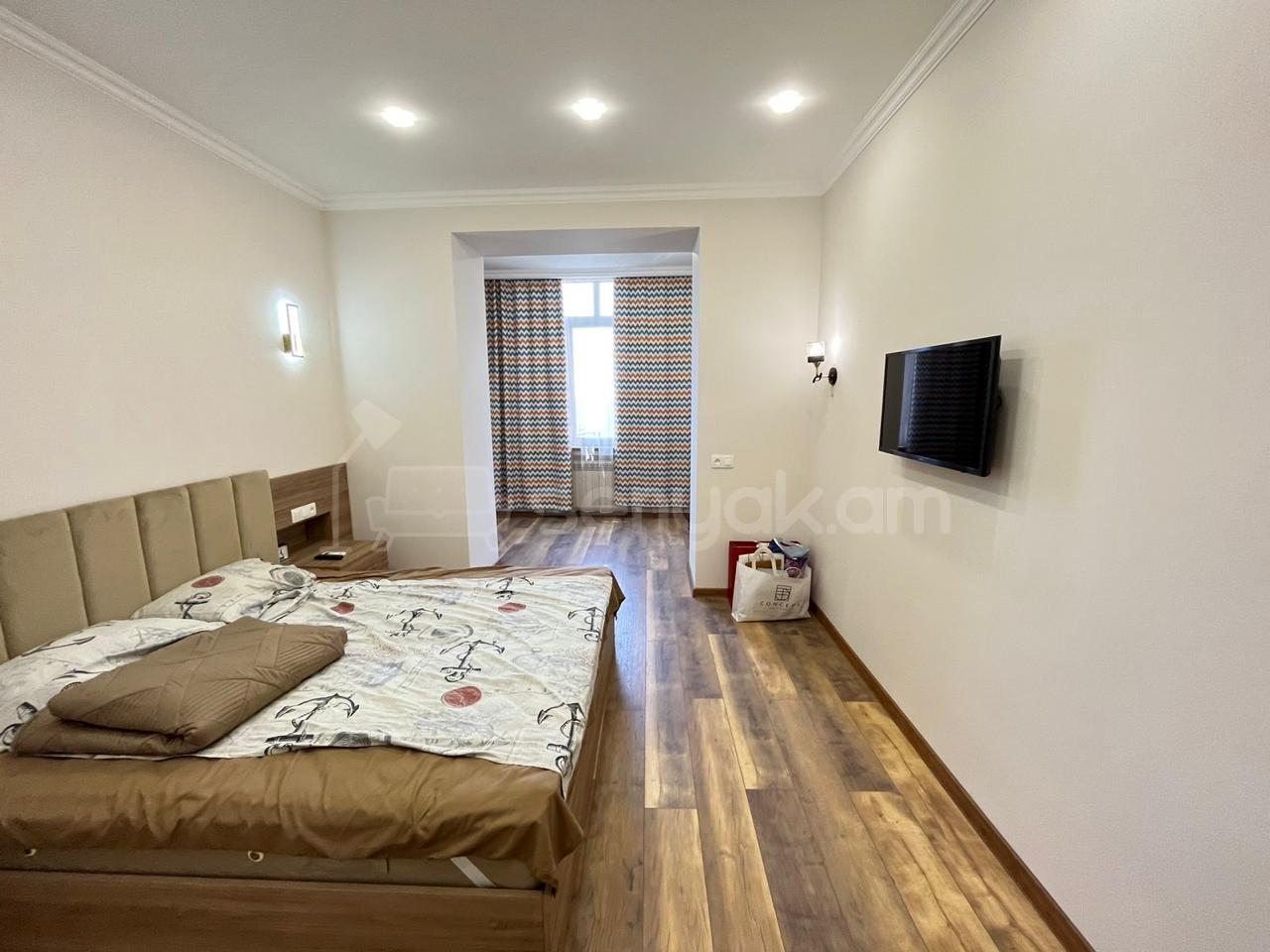 2 Սենյականոց Բնակարան Քարե Շենքում, 73քմ, 2/5 հարկ, Կապիտալ Վերանորոգված