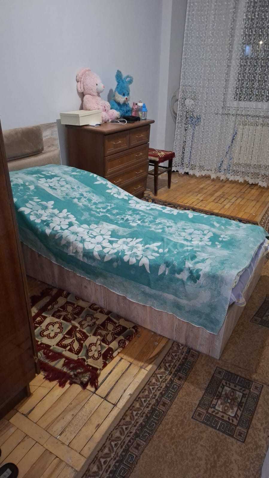 4 Սենյականոց Բնակարան, 70քմ, 3/10 հարկ, Նորմալ Վիճակում, Կահավորված