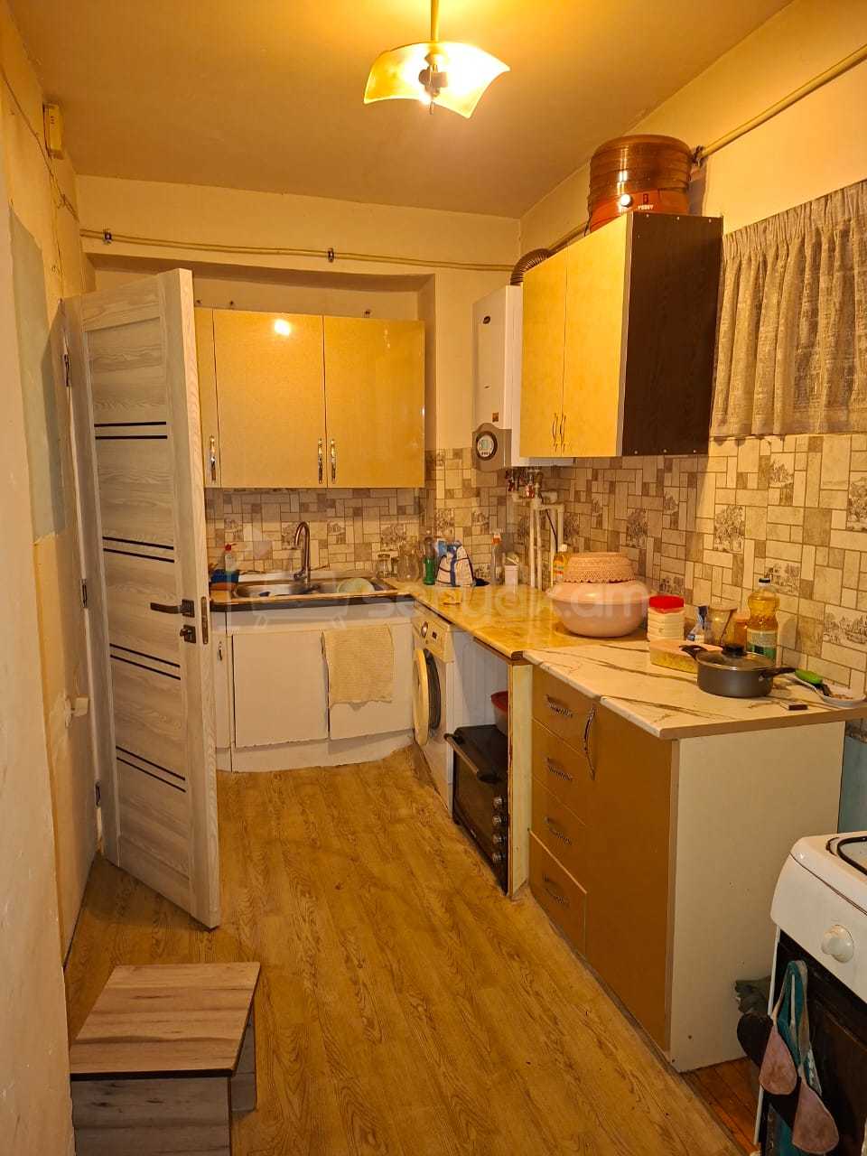 4 Սենյականոց Բնակարան, 70քմ, 3/10 հարկ, Նորմալ Վիճակում, Կահավորված