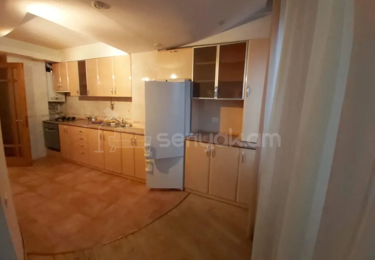 3 Սենյականոց Բնակարան, 100քմ, 6/9 հարկ, Նորմալ Վիճակում, Կահավորված