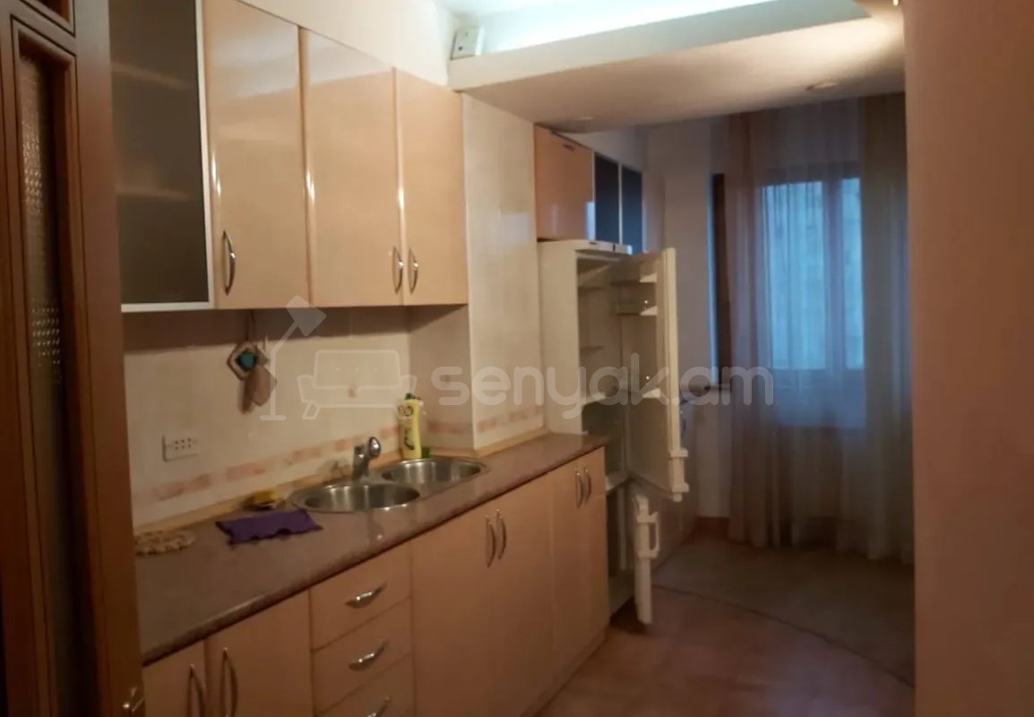 3 Սենյականոց Բնակարան, 100քմ, 6/9 հարկ, Նորմալ Վիճակում, Կահավորված