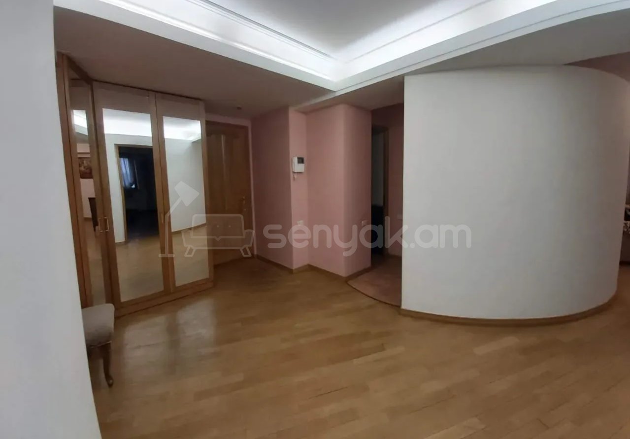 3 Սենյականոց Բնակարան, 100քմ, 6/9 հարկ, Նորմալ Վիճակում, Կահավորված