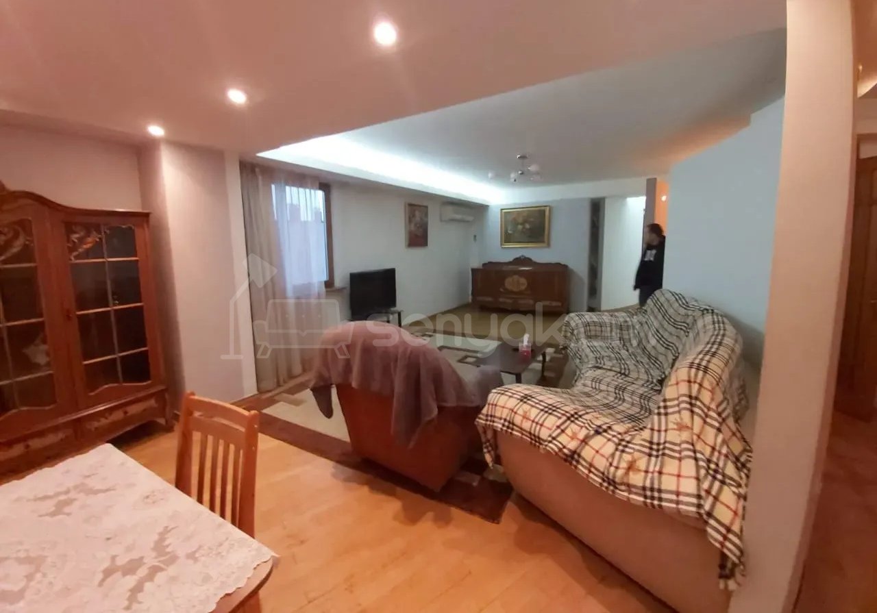 3 Սենյականոց Բնակարան, 100քմ, 6/9 հարկ, Նորմալ Վիճակում, Կահավորված