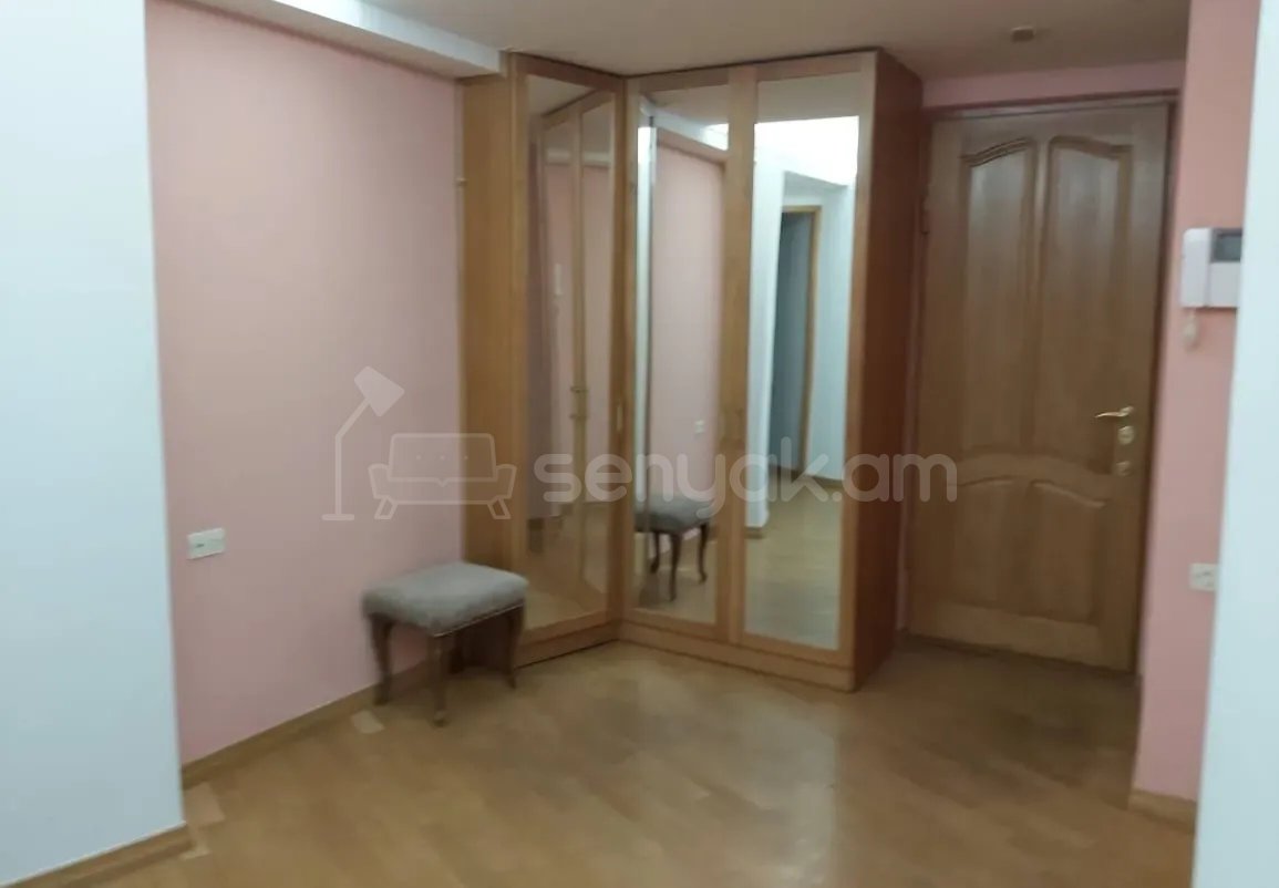 3 Սենյականոց Բնակարան, 100քմ, 6/9 հարկ, Նորմալ Վիճակում, Կահավորված