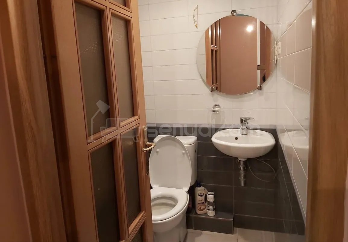 3 Սենյականոց Բնակարան, 100քմ, 6/9 հարկ, Նորմալ Վիճակում, Կահավորված