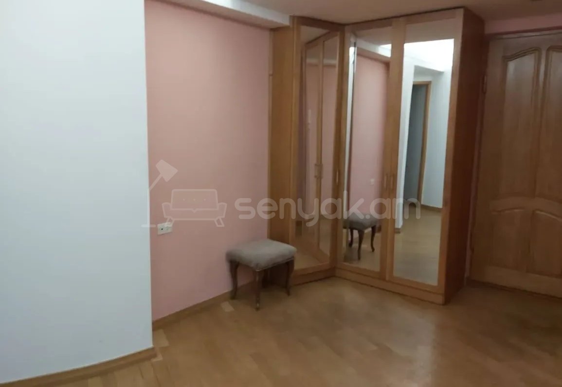 3 Սենյականոց Բնակարան, 100քմ, 6/9 հարկ, Նորմալ Վիճակում, Կահավորված