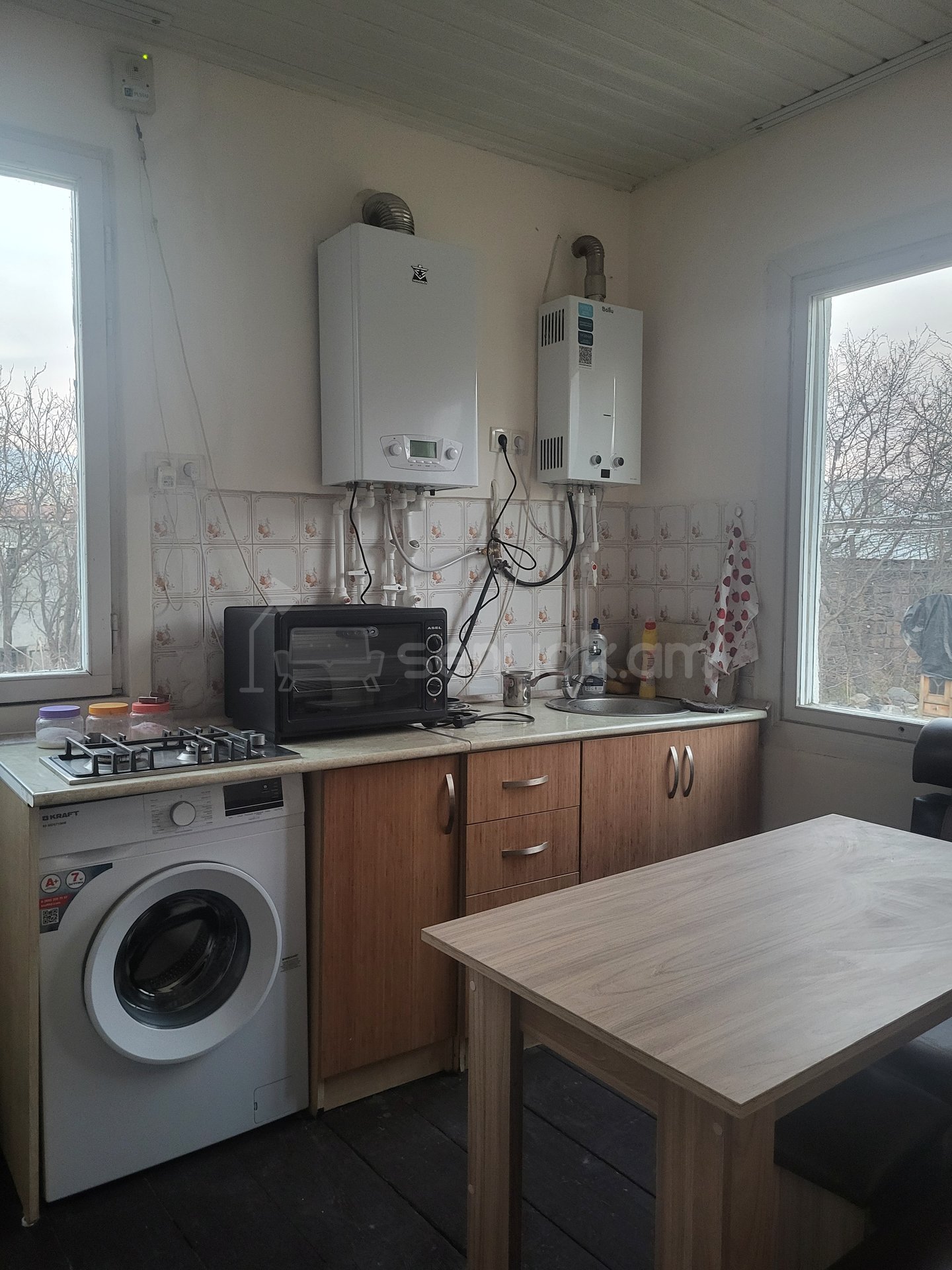 3 Սենյականոց Սեփական Տուն, 130քմ, Նորմալ Վիճակում, Կահավորված