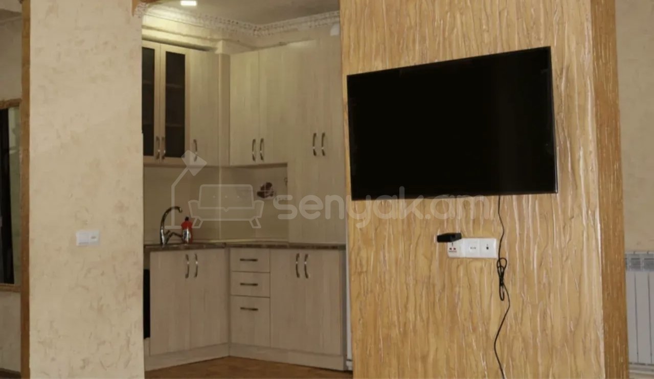 3 Սենյականոց Բնակարան, 65քմ, 6/9 հարկ, Կապիտալ Վերանորոգված, Կահավորված, Արևկող