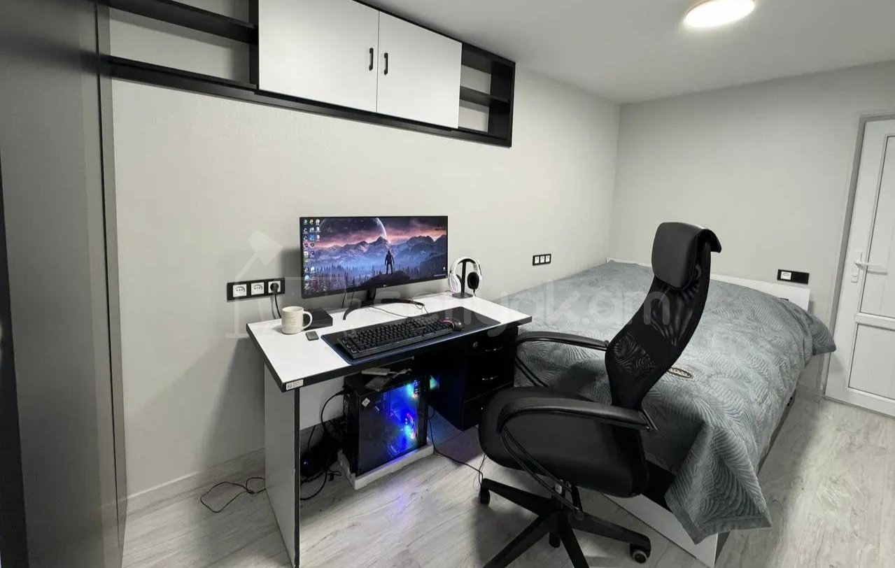 2 Սենյականոց Բնակարան Քարե Շենքում, 44քմ, 1/1 հարկ, Նորմալ Վիճակում, Կահավորված, Արևկող