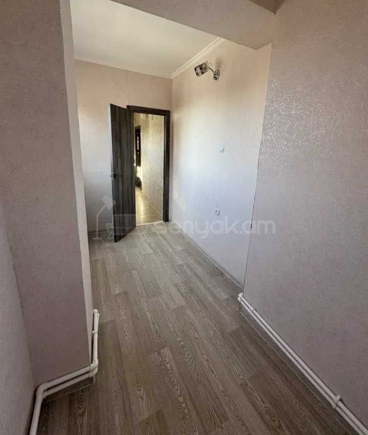 2 Սենյականոց Բնակարան Քարե Շենքում, 62քմ, 5/9 հարկ, Կապիտալ Վերանորոգված, Կահավորված, Արևկող