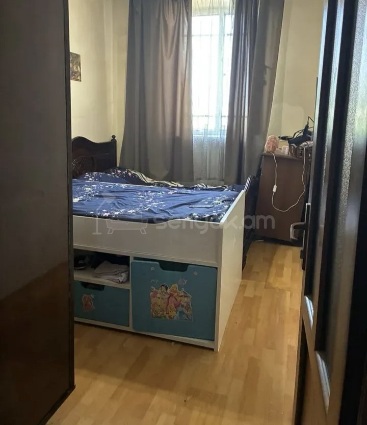 2 Սենյականոց Բնակարան Քարե Շենքում, 56քմ, 3/3 հարկ, Կոսմետիկ Վերանորոգված, Կահավորված, Արևկող