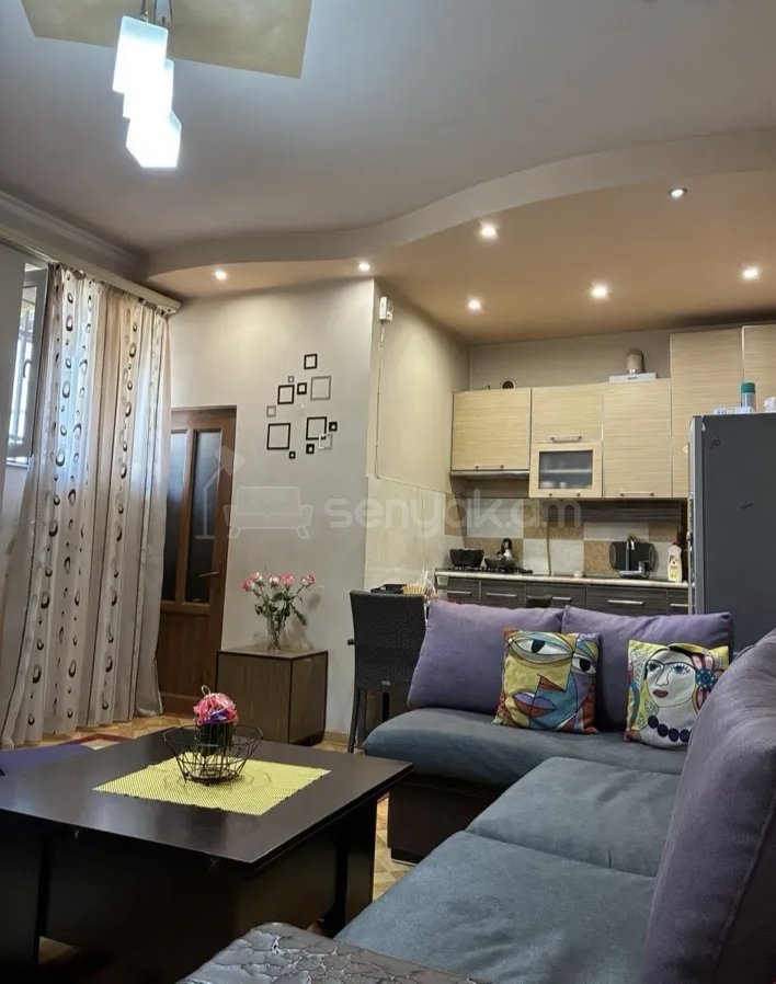 2 Սենյականոց Բնակարան Քարե Շենքում, 56քմ, 3/3 հարկ, Կոսմետիկ Վերանորոգված, Կահավորված, Արևկող