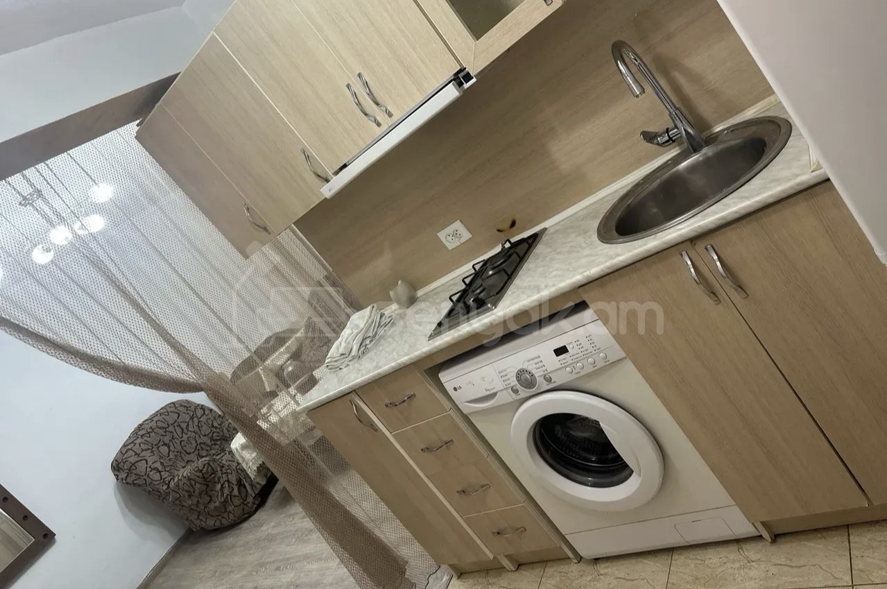 3 Սենյականոց Բնակարան, 32քմ, 1/1 հարկ, Նորմալ Վիճակում