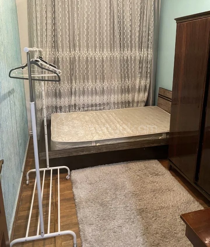 2 Սենյականոց Բնակարան Քարե Շենքում, 62քմ, 3/9 հարկ, Նորմալ Վիճակում, Կահավորված, Արևկող