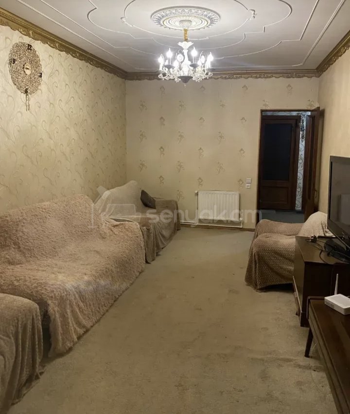 2 Սենյականոց Բնակարան Քարե Շենքում, 62քմ, 3/9 հարկ, Նորմալ Վիճակում, Կահավորված, Արևկող