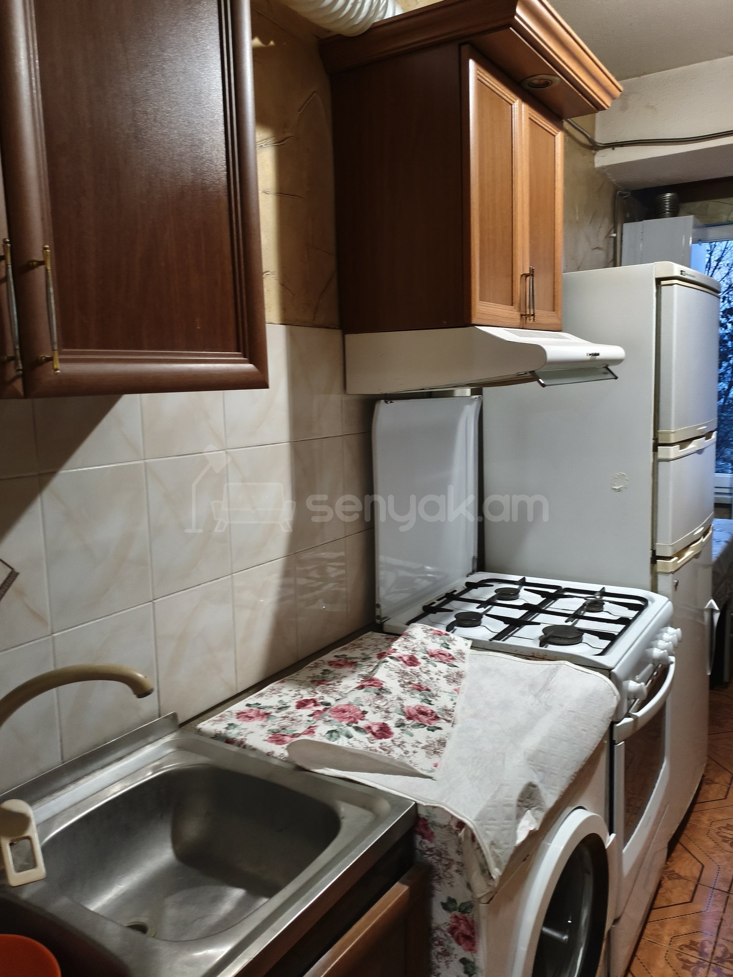 3 Սենյականոց Բնակարան Քարե Շենքում, 78քմ, 3/9 հարկ, Կապիտալ Վերանորոգված, Կահավորված, Արևկող