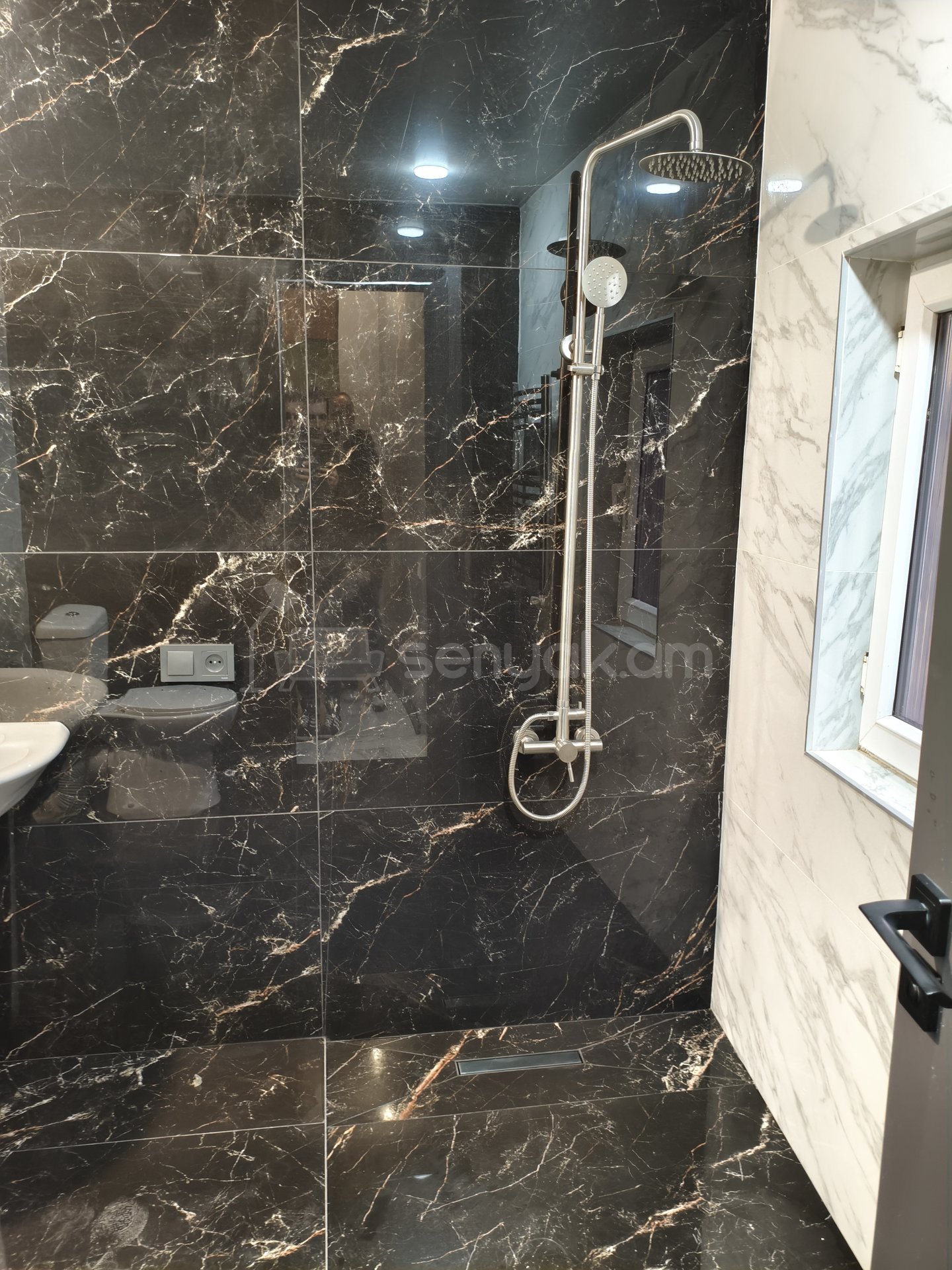 3 Սենյականոց Բնակարան Քարե Շենքում, 69քմ, 1/1 հարկ, Կապիտալ Վերանորոգված, Կահավորված, Արևկող