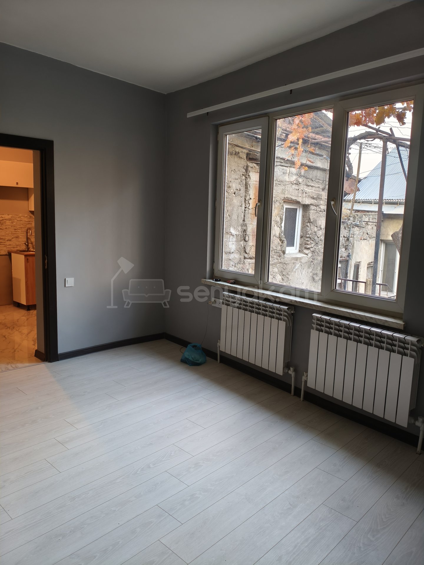 3 Սենյականոց Բնակարան Քարե Շենքում, 69քմ, 1/1 հարկ, Կապիտալ Վերանորոգված, Կահավորված, Արևկող