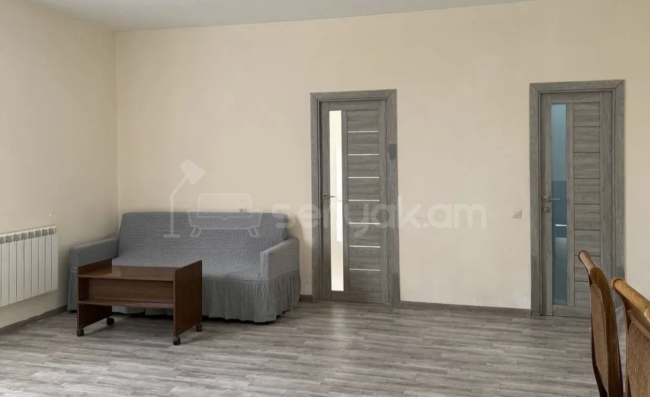 2 Սենյականոց Բնակարան, 58քմ, 2/2 հարկ, Նորմալ Վիճակում, Կահավորված, Արևկող