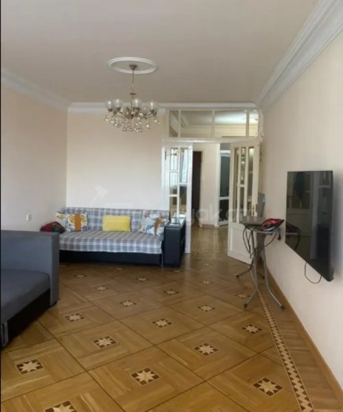 3 Սենյականոց Բնակարան Քարե Շենքում, 78քմ, 2/5 հարկ, Նորմալ Վիճակում, Կահավորված, Արևկող