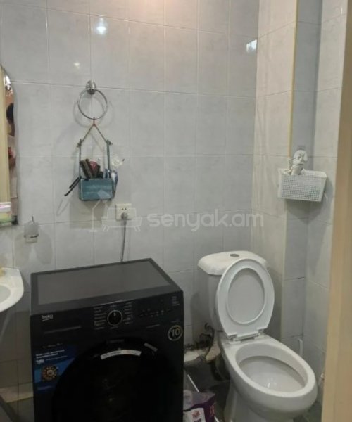 3 Սենյականոց Բնակարան Քարե Շենքում, 78քմ, 2/5 հարկ, Նորմալ Վիճակում, Կահավորված, Արևկող