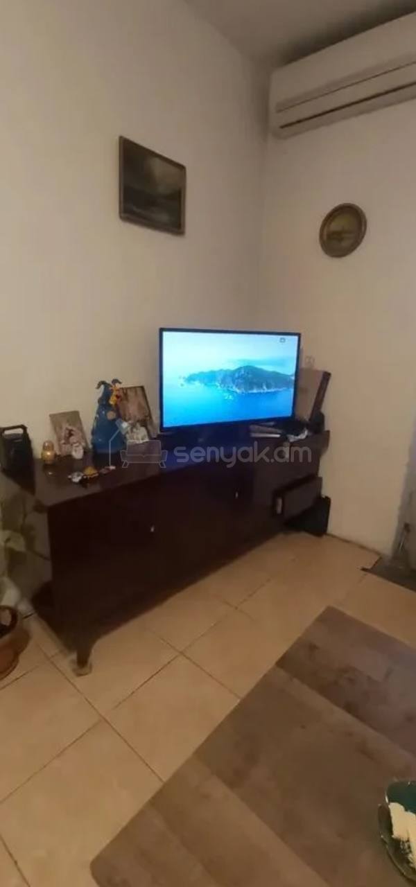 2 Սենյականոց Բնակարան Քարե Շենքում, 50քմ, 3/3 հարկ, Կոսմետիկ Վերանորոգված, Կահավորված