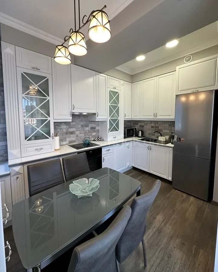 3 Սենյականոց Բնակարան, 115քմ, 15/19 հարկ, Դիզայներական Վերանորոգված, Կահավորված, Արևկող