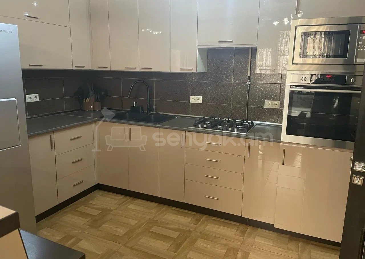 4 Սենյականոց Բնակարան Նորակառույցում, 93քմ, 4/9 հարկ, Կապիտալ Վերանորոգված