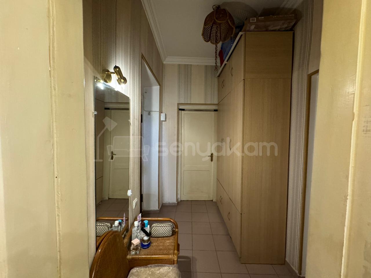 2 Սենյականոց Բնակարան Քարե Շենքում, 46քմ, 4/4 հարկ, Նորմալ Վիճակում, Կահավորված, Արևկող