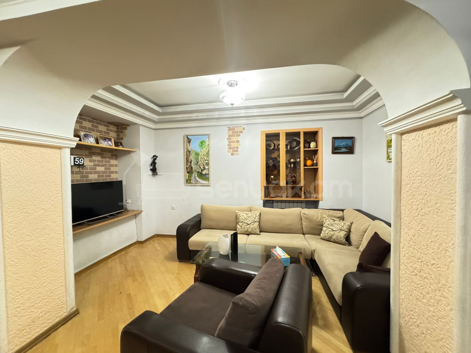 4 Սենյականոց Բնակարան Քարե Շենքում, 117քմ, 2/5 հարկ, Կապիտալ Վերանորոգված