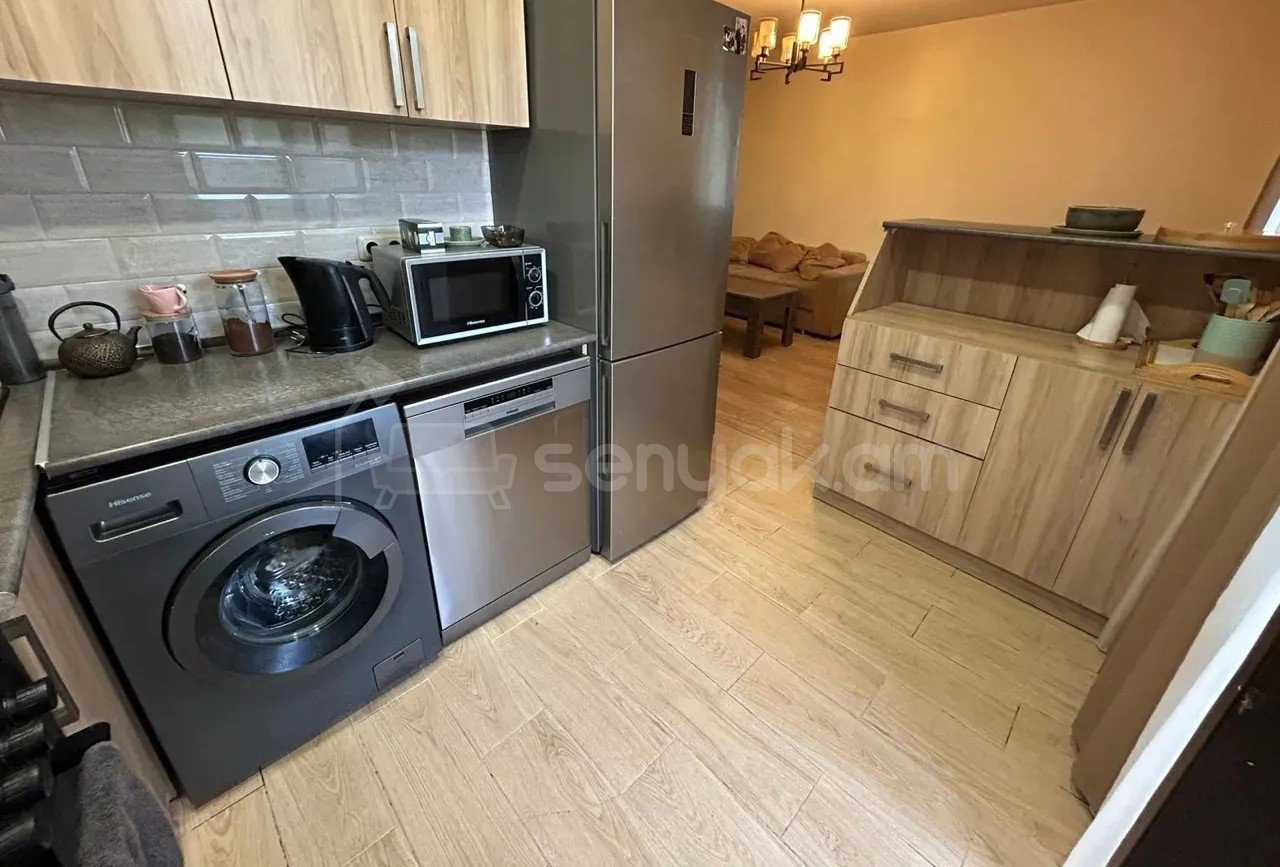 2 Սենյականոց Բնակարան Քարե Շենքում, 56քմ, 4/5 հարկ, Դիզայներական Վերանորոգված