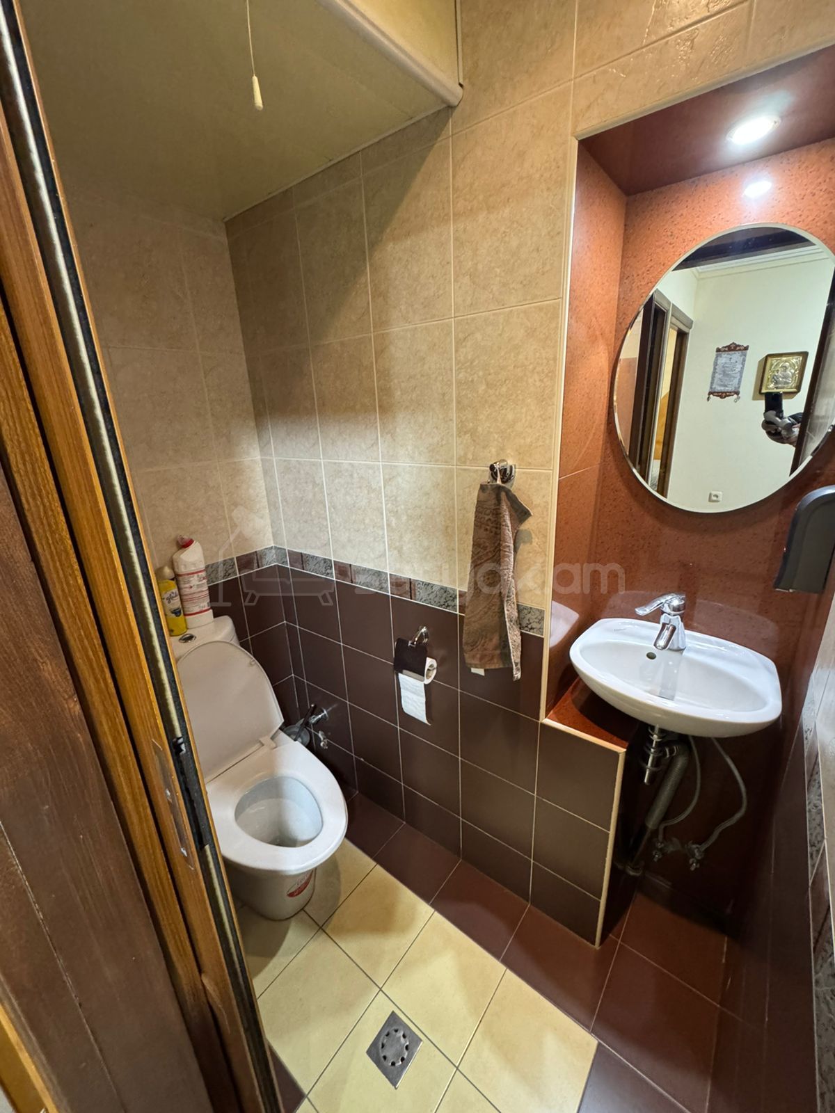 4 Սենյականոց Բնակարան Քարե Շենքում, 117քմ, 2/5 հարկ, Կապիտալ Վերանորոգված