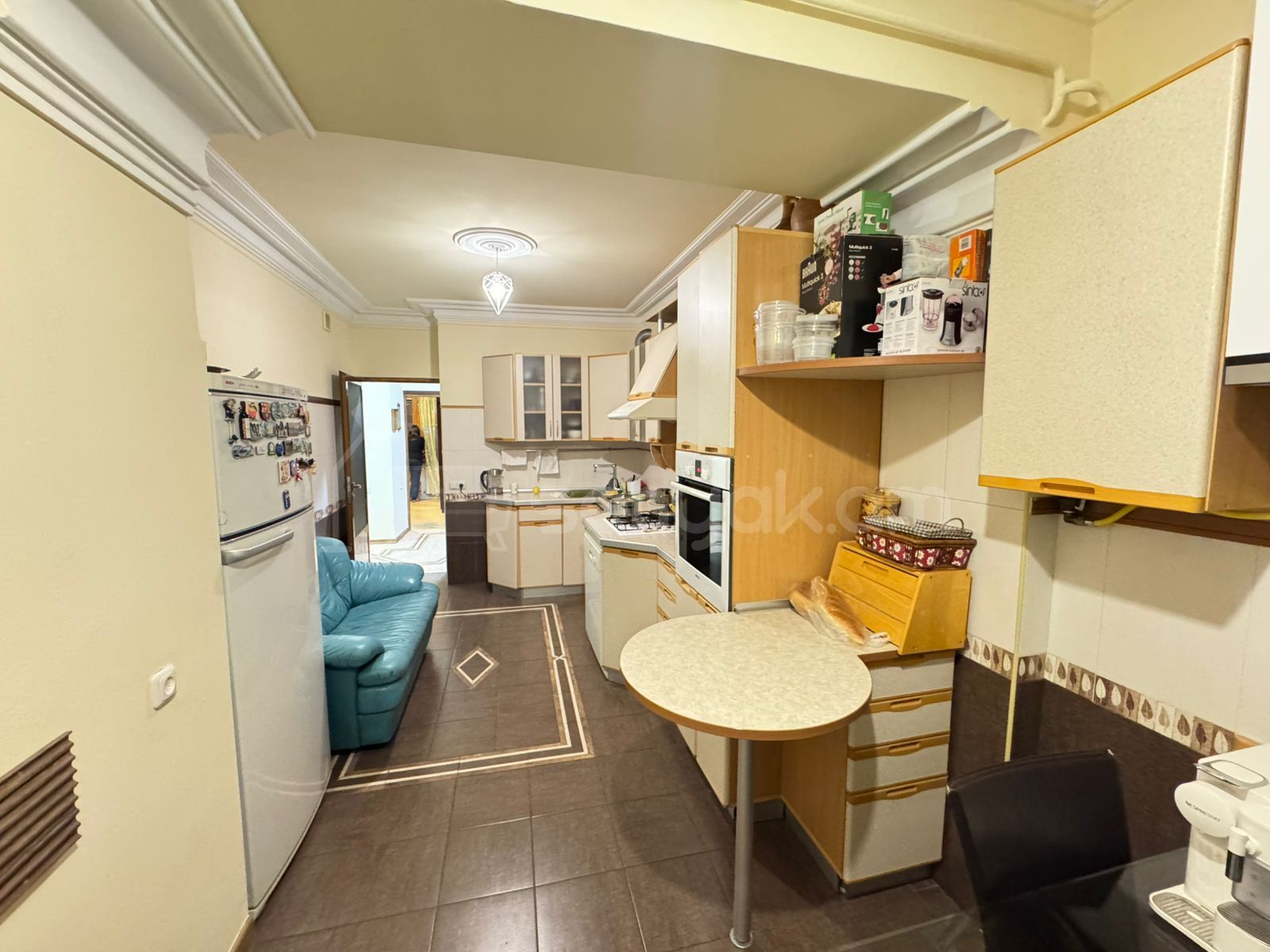 4 Սենյականոց Բնակարան Քարե Շենքում, 117քմ, 2/5 հարկ, Կապիտալ Վերանորոգված