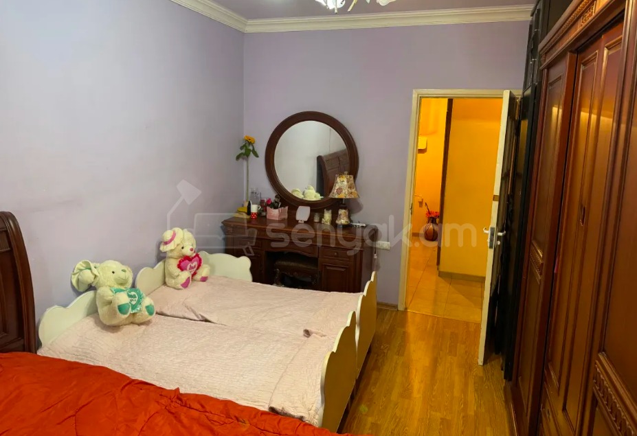 3 Սենյականոց Բնակարան, 98քմ, 2/9 հարկ, Նորմալ Վիճակում