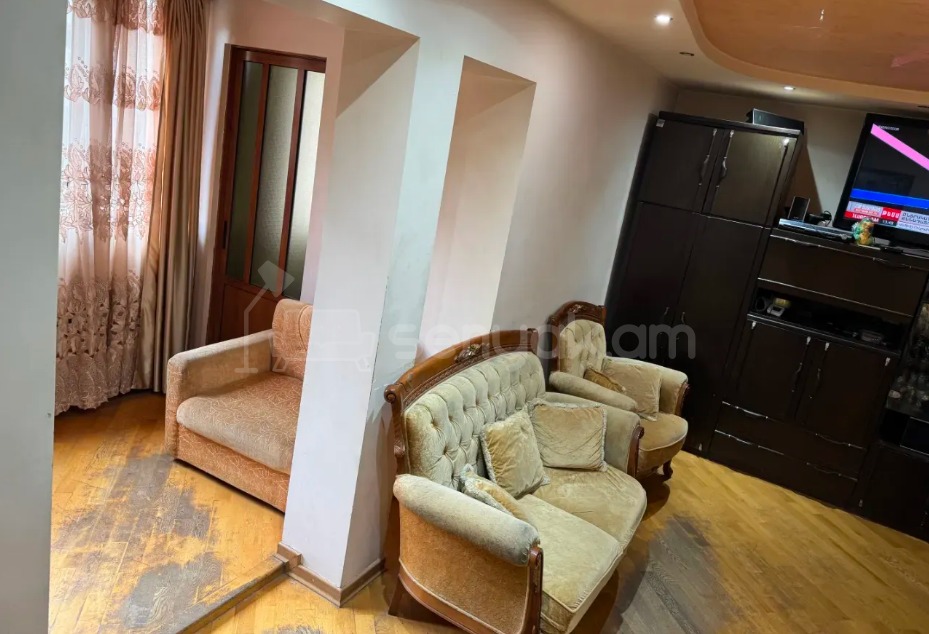 3 Սենյականոց Բնակարան, 98քմ, 2/9 հարկ, Նորմալ Վիճակում