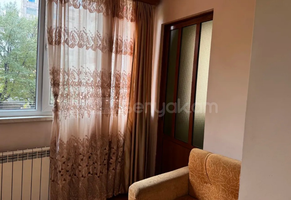 3 Սենյականոց Բնակարան, 98քմ, 2/9 հարկ, Նորմալ Վիճակում