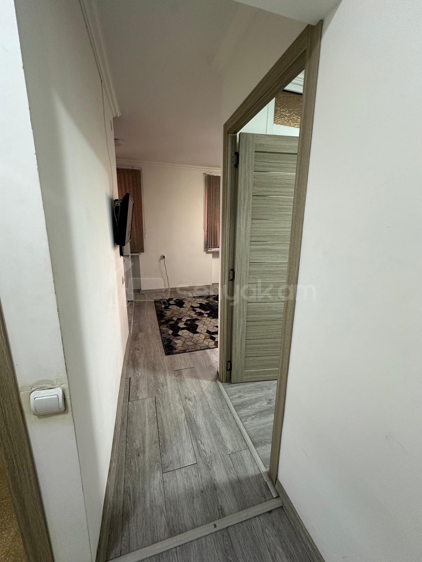 2 Սենյականոց Բնակարան Քարե Շենքում, 40քմ, 4/5 հարկ, Կապիտալ Վերանորոգված, Կահավորված, Արևկող