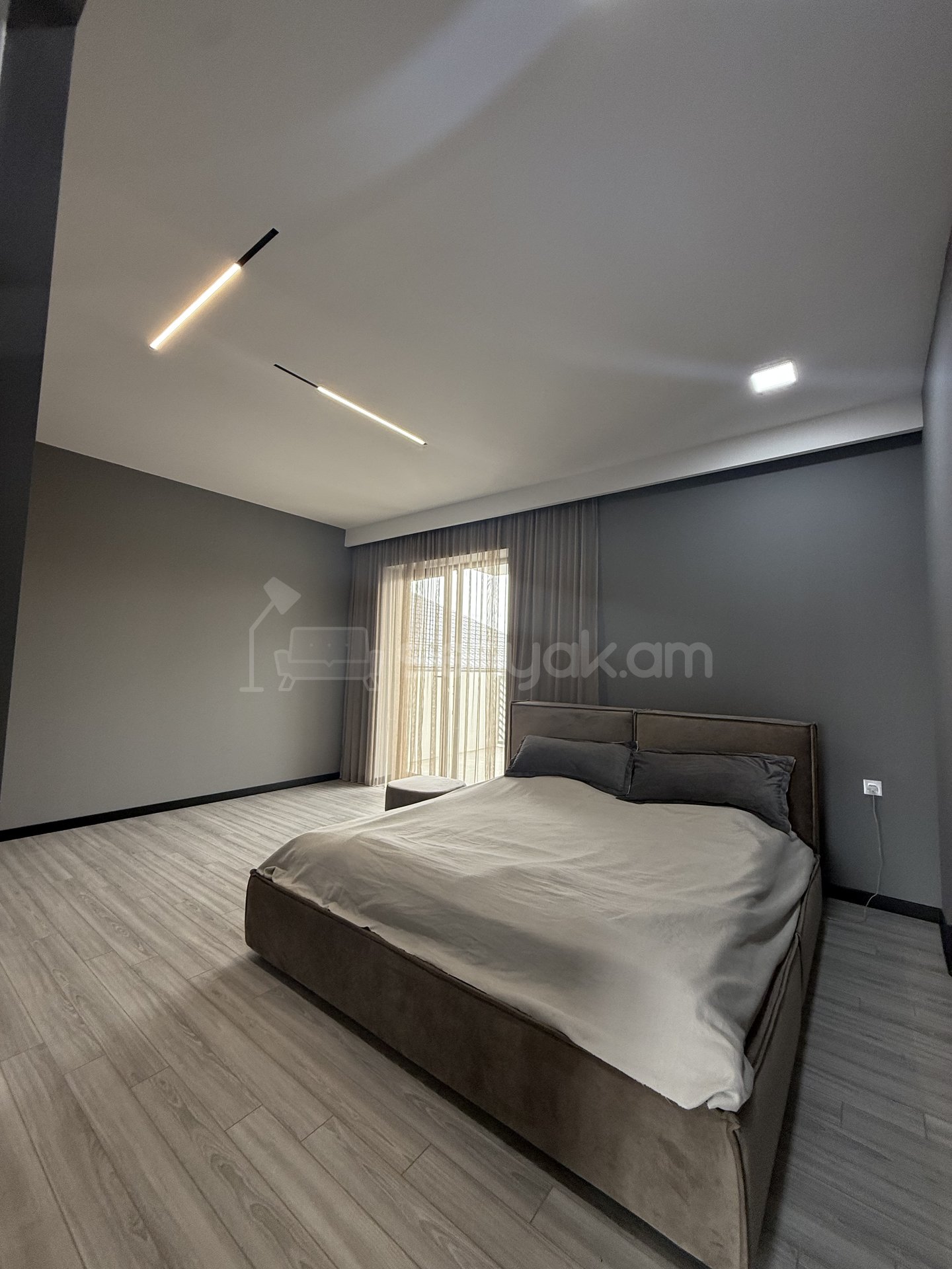 6 Սենյականոց Շքեղ Առանձնատուն, 240քմ, Կահավորված, Ավտոտնակով