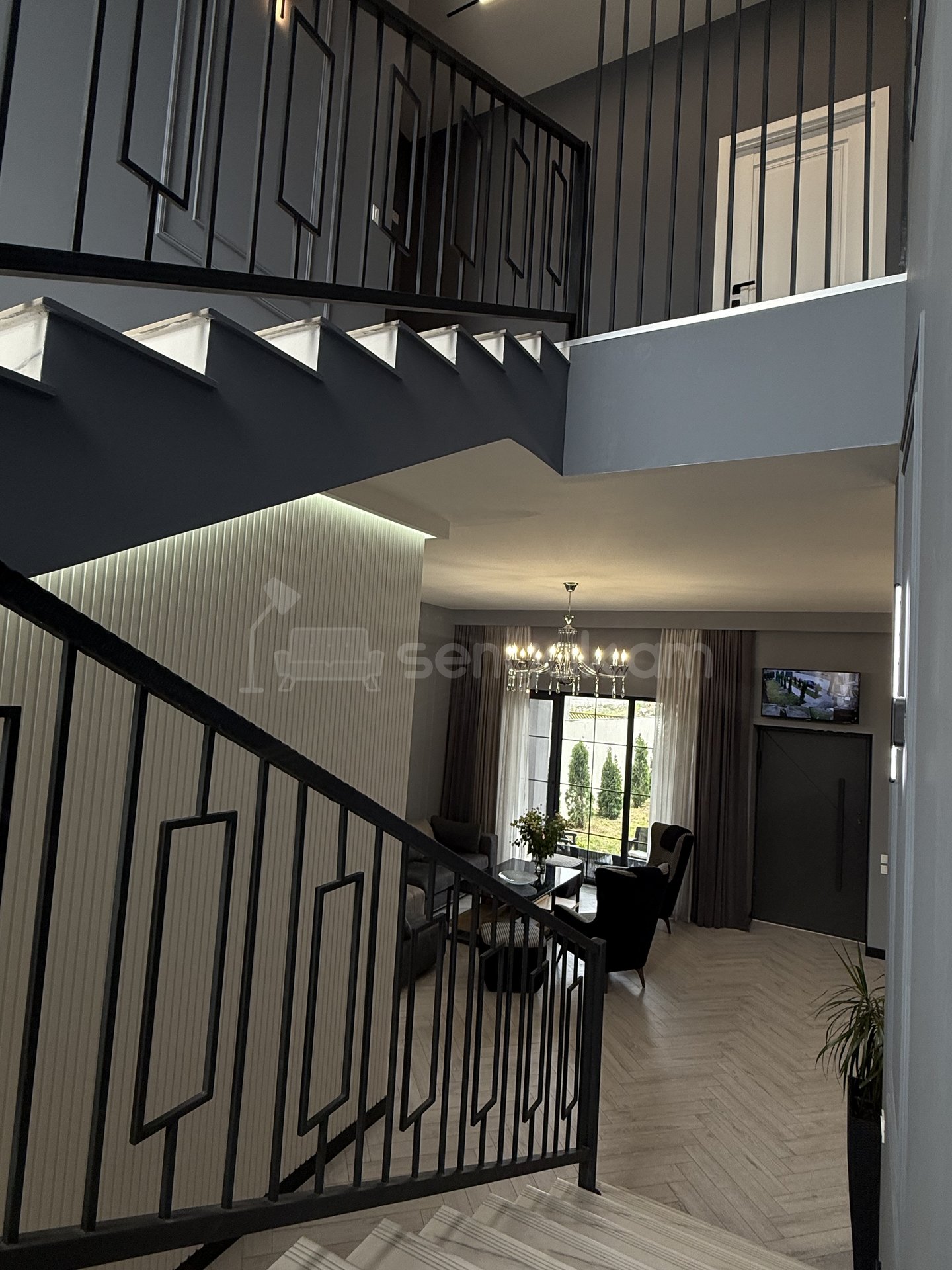 6 Սենյականոց Շքեղ Առանձնատուն, 240քմ, Կահավորված, Ավտոտնակով