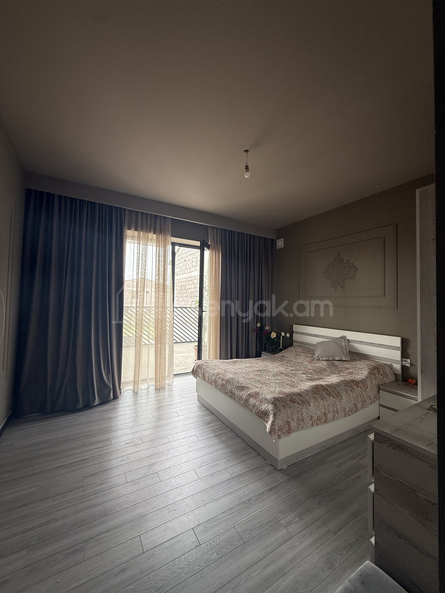 6 Սենյականոց Շքեղ Առանձնատուն, 240քմ, Կահավորված, Ավտոտնակով