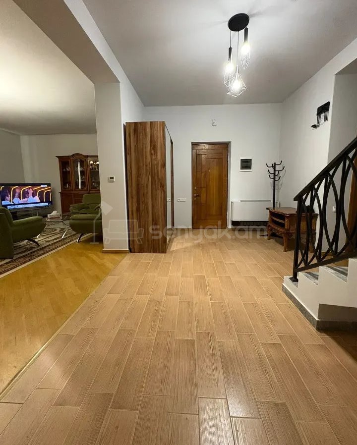 Սպասարկման Տարածք, 300քմ, Կապիտալ Վերանորոգված