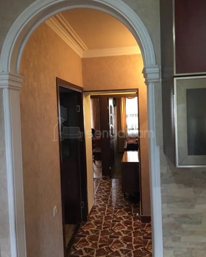 3 Սենյականոց Բնակարան Քարե Շենքում, 75քմ, 4/5 հարկ, Կոսմետիկ Վերանորոգված