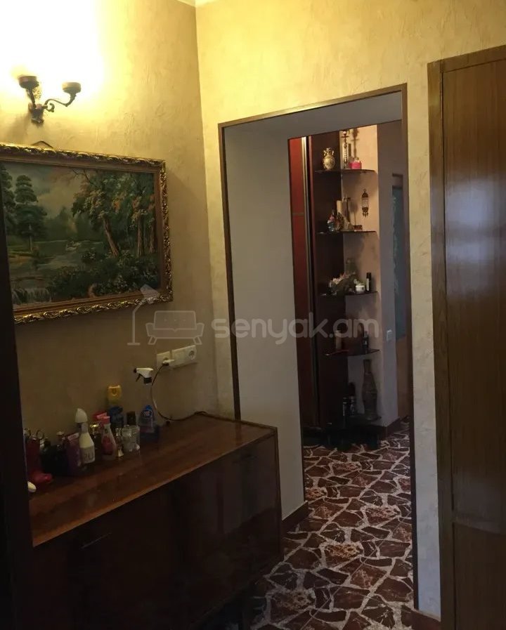 3 Սենյականոց Բնակարան Քարե Շենքում, 75քմ, 4/5 հարկ, Կոսմետիկ Վերանորոգված