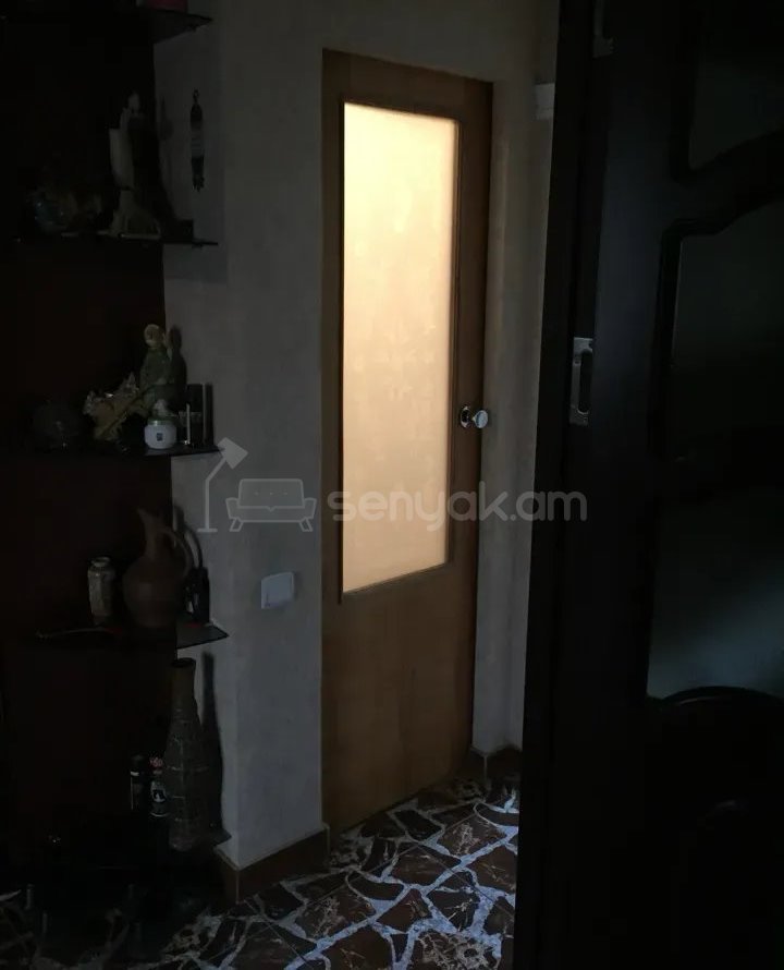 3 Սենյականոց Բնակարան Քարե Շենքում, 75քմ, 4/5 հարկ, Կոսմետիկ Վերանորոգված