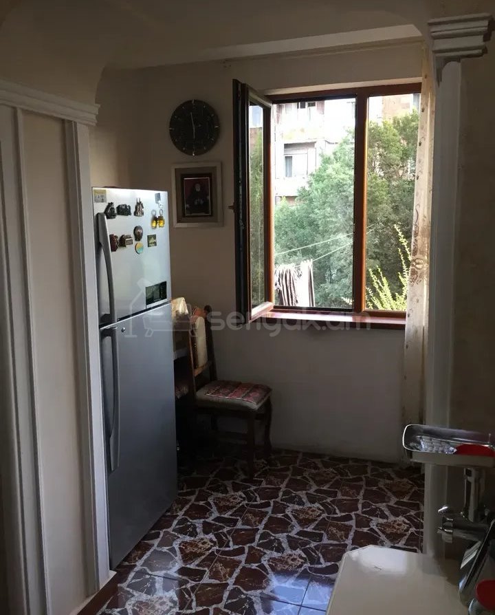 3 Սենյականոց Բնակարան Քարե Շենքում, 75քմ, 4/5 հարկ, Կոսմետիկ Վերանորոգված