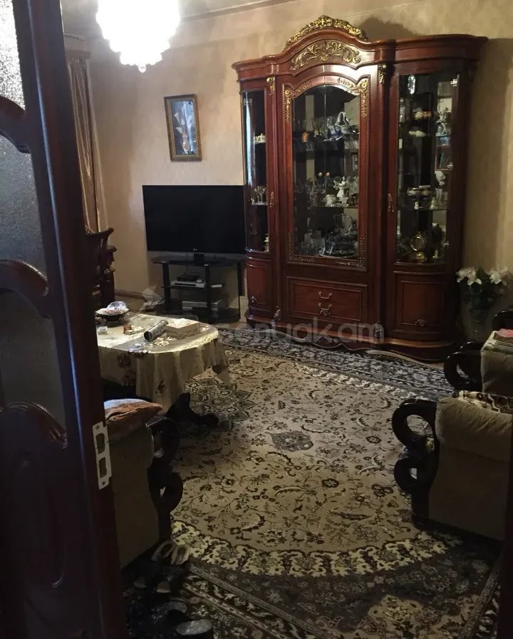 3 Սենյականոց Բնակարան Քարե Շենքում, 75քմ, 4/5 հարկ, Կոսմետիկ Վերանորոգված