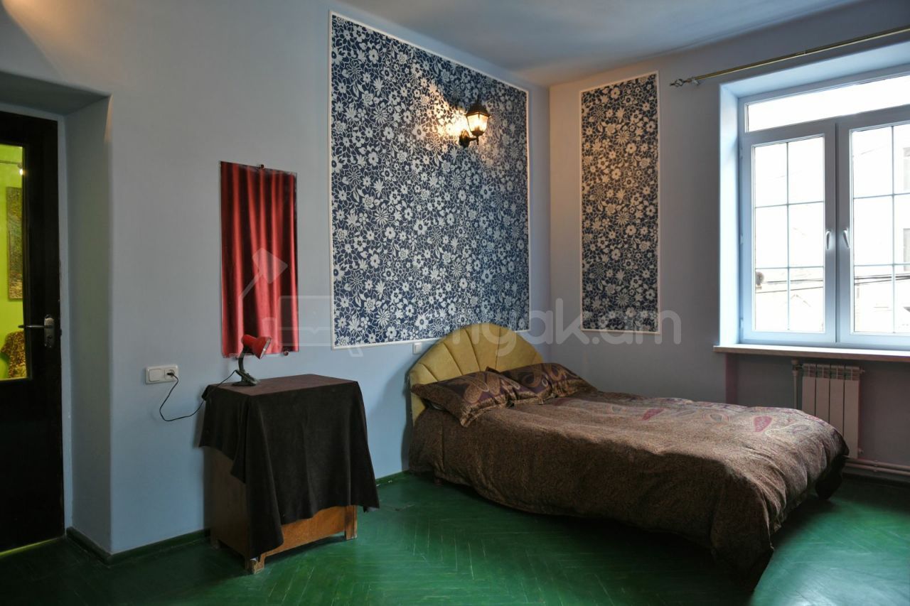 2 Սենյականոց Բնակարան Քարե Շենքում, 85քմ, 2/5 հարկ, Կապիտալ Վերանորոգված, Կահավորված, Արևկող