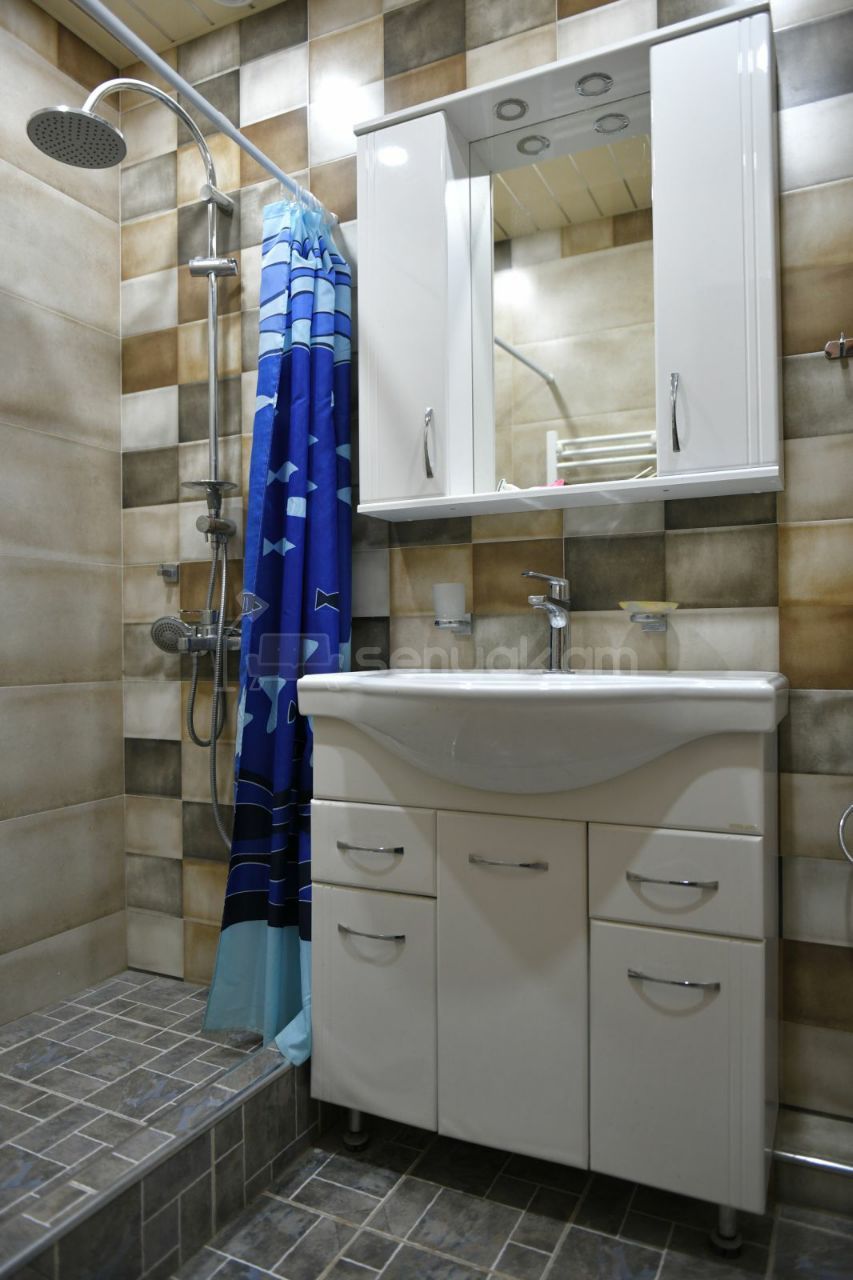 2 Սենյականոց Բնակարան Քարե Շենքում, 85քմ, 2/5 հարկ, Կապիտալ Վերանորոգված, Կահավորված, Արևկող