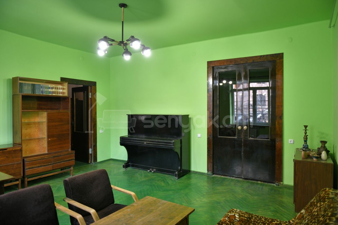 2 Սենյականոց Բնակարան Քարե Շենքում, 85քմ, 2/5 հարկ, Կապիտալ Վերանորոգված, Կահավորված, Արևկող