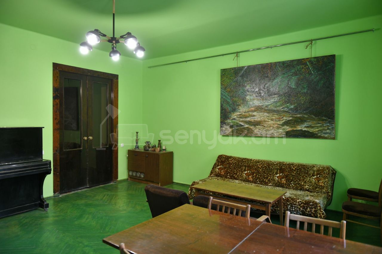 2 Սենյականոց Բնակարան Քարե Շենքում, 85քմ, 2/5 հարկ, Կապիտալ Վերանորոգված, Կահավորված, Արևկող